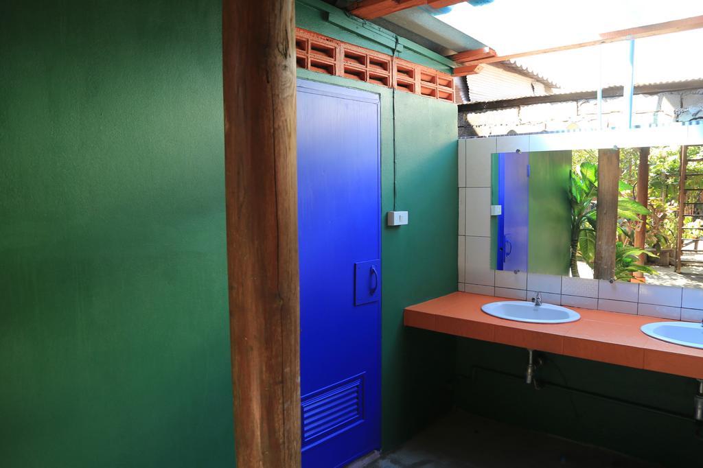 Siriwan Hostel Чиангмай Экстерьер фото